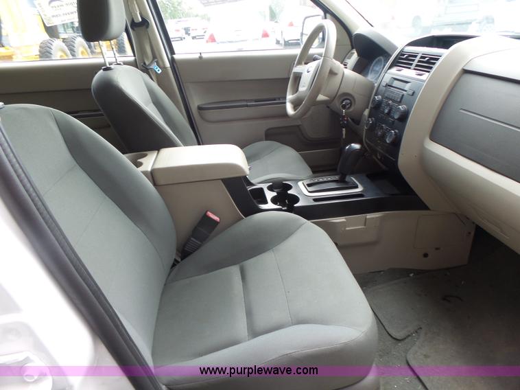 image for item K5746 2008 Ford Escape