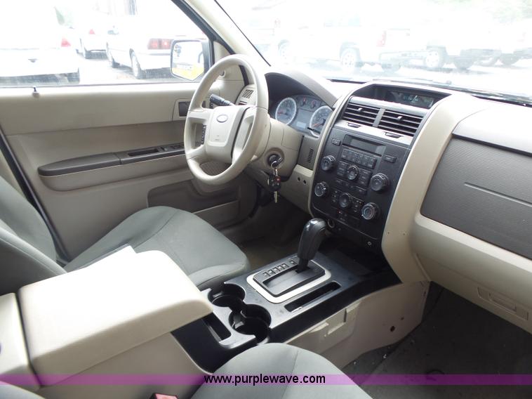 image for item K5746 2008 Ford Escape
