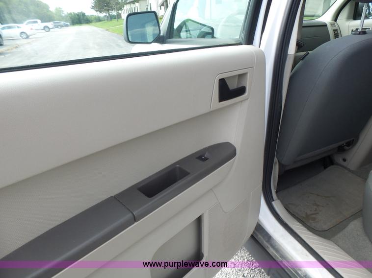 image for item K5746 2008 Ford Escape