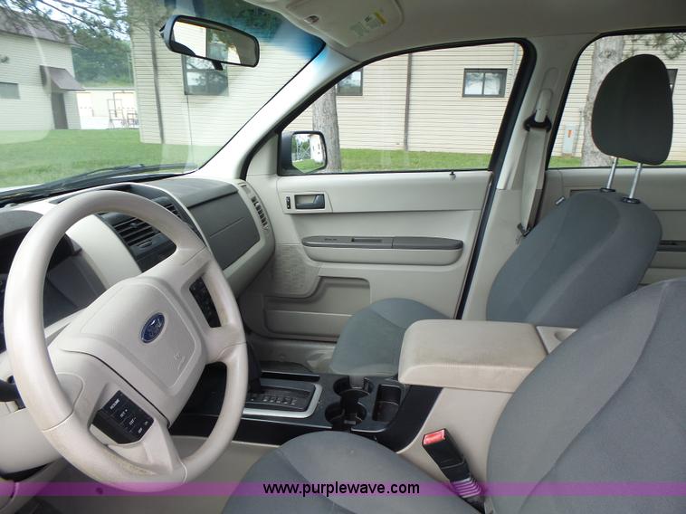 image for item K5746 2008 Ford Escape
