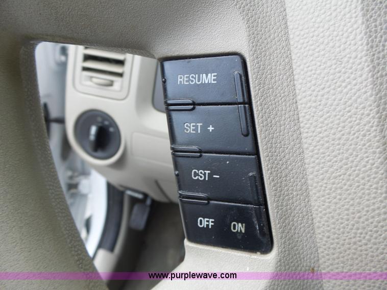 image for item K5746 2008 Ford Escape