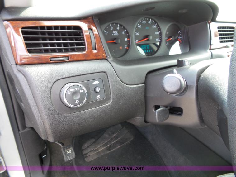 image for item K8226 2009 Chevrolet Impala LS