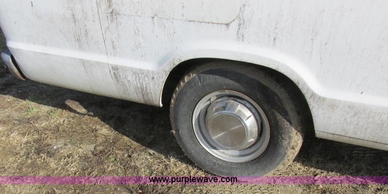 image for item L4201 1997 Dodge Ram Van 3500 Maxi van