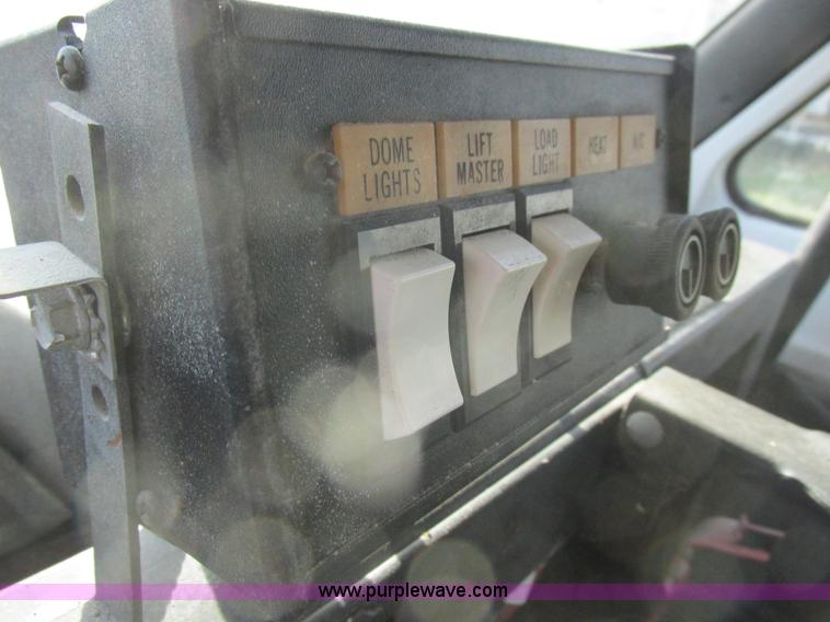 image for item L4201 1997 Dodge Ram Van 3500 Maxi van