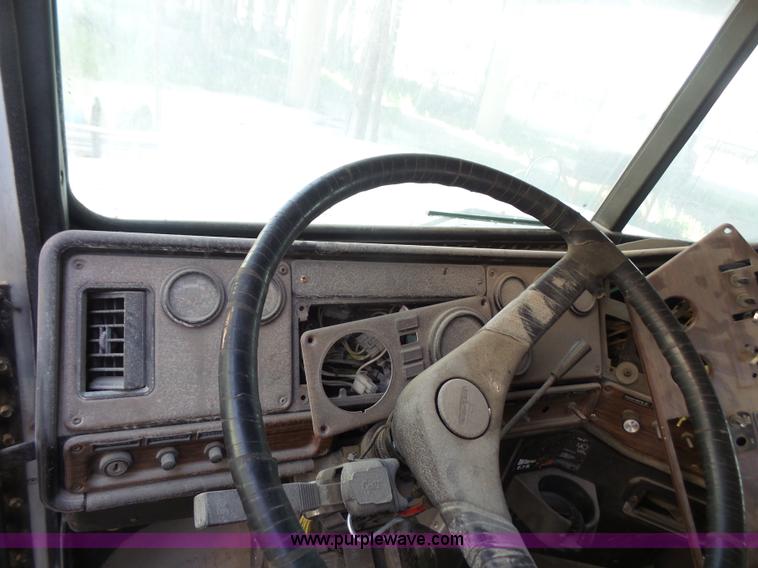 image for item L4954 1998 Freightliner FLD semi truck