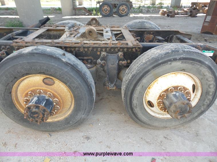 image for item L4954 1998 Freightliner FLD semi truck