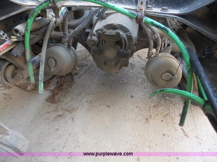 image for item L4954 1998 Freightliner FLD semi truck