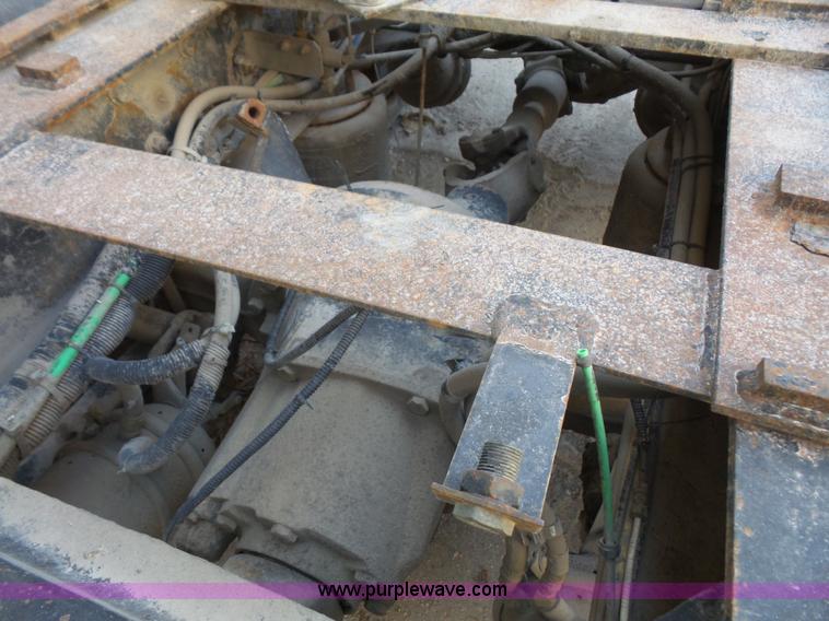 image for item L4954 1998 Freightliner FLD semi truck