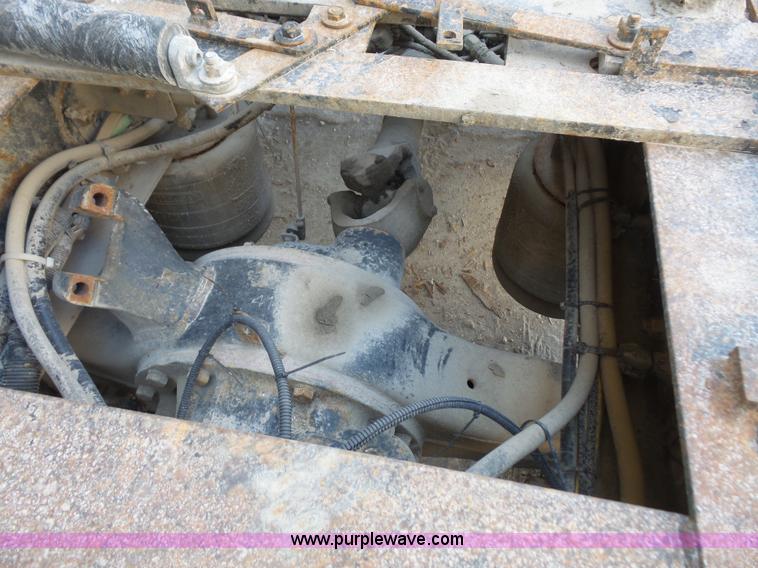 image for item L4954 1998 Freightliner FLD semi truck