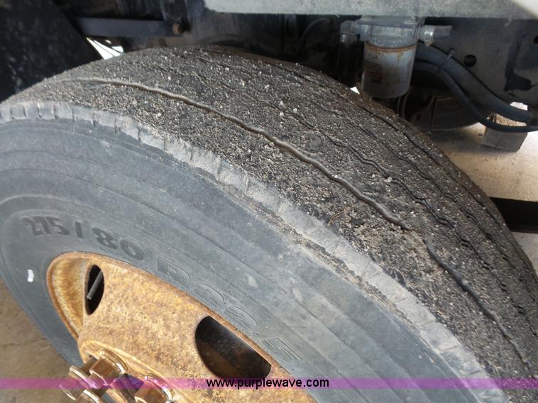 image for item L4954 1998 Freightliner FLD semi truck