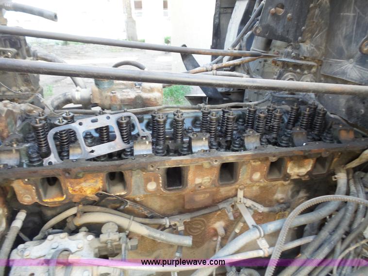 image for item L4954 1998 Freightliner FLD semi truck