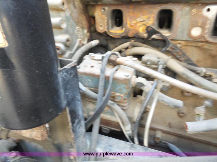 image for item L4954 1998 Freightliner FLD semi truck