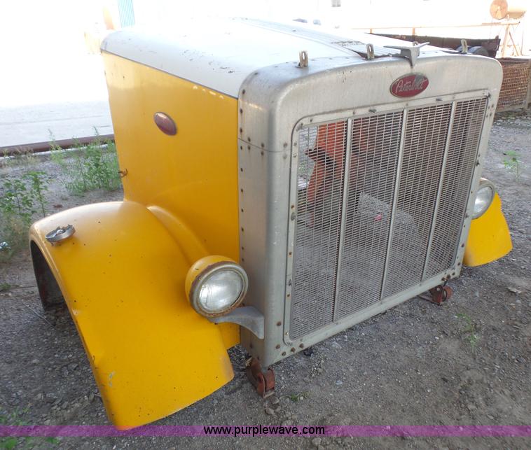 image for item L4958 Peterbilt 359 truck hood