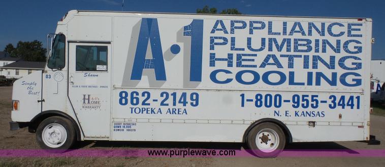 image for item L4964 1997 Freightliner MT45 delivery truck