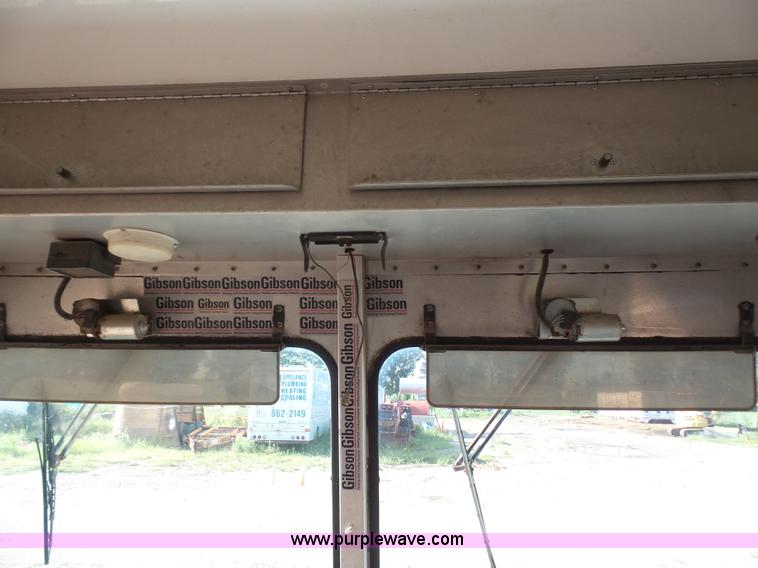 image for item L4964 1997 Freightliner MT45 delivery truck