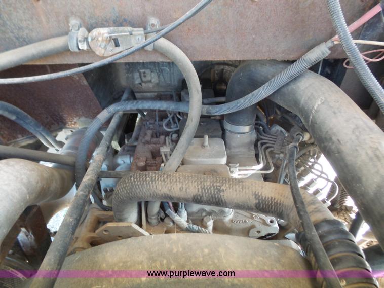 image for item L4964 1997 Freightliner MT45 delivery truck