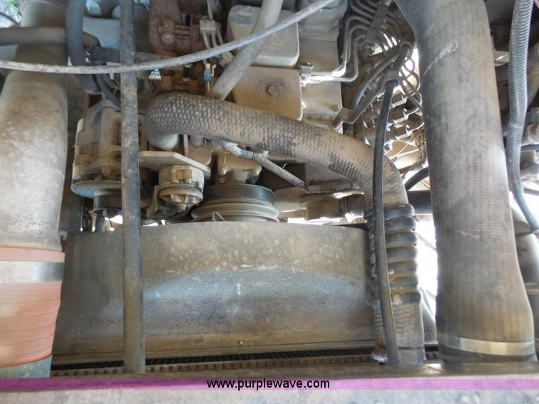 image for item L4964 1997 Freightliner MT45 delivery truck