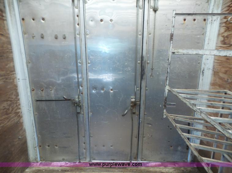 image for item L4964 1997 Freightliner MT45 delivery truck