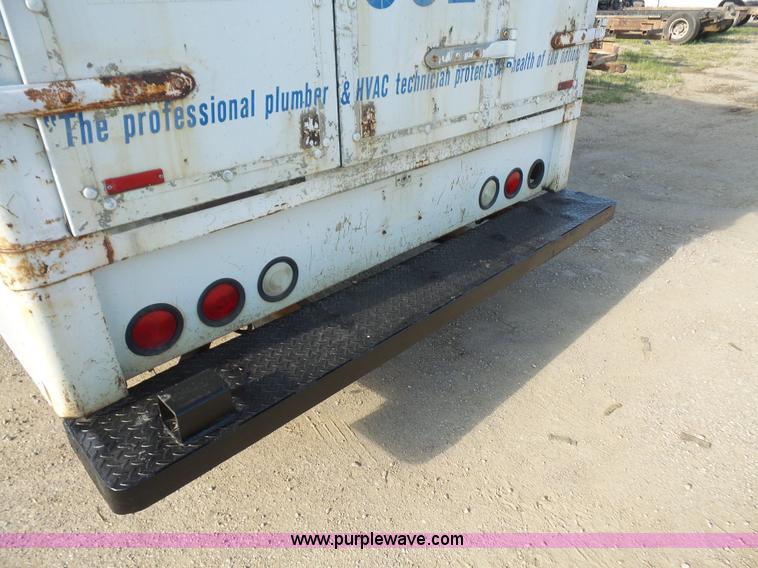 image for item L4964 1997 Freightliner MT45 delivery truck