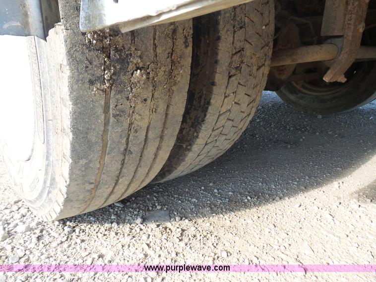 image for item L4964 1997 Freightliner MT45 delivery truck