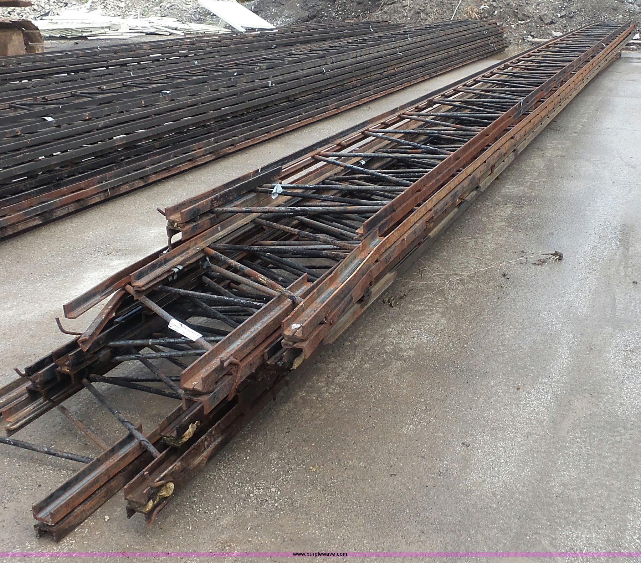 (10) steel bar joists in St. Charles, MO Item BS9818 sold Purple Wave