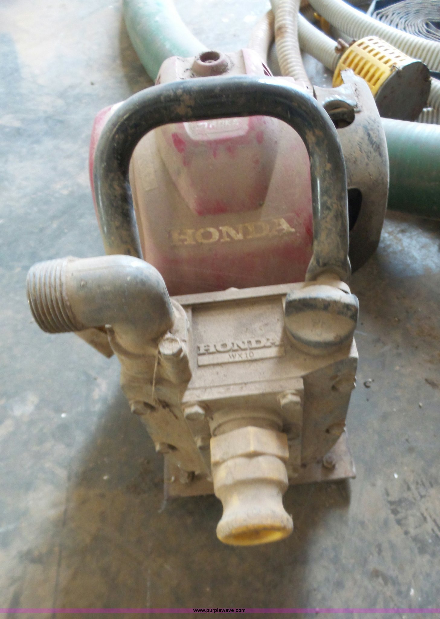 (2) pumps in Carbondale, KS Item BV9751 sold Purple Wave