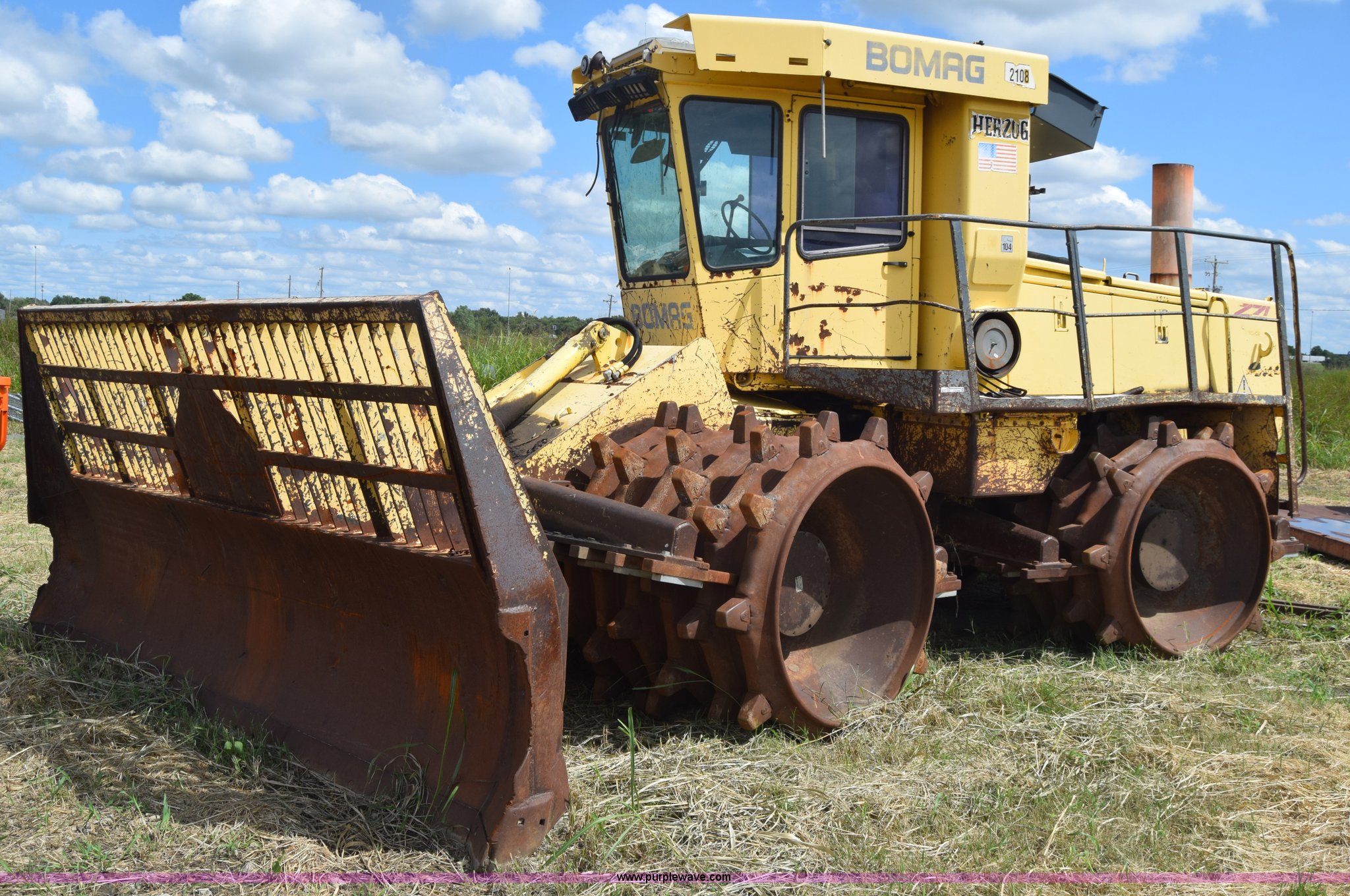 Bomag landfill compactor in Wichita, KS Item CA9888 sold Purple Wave