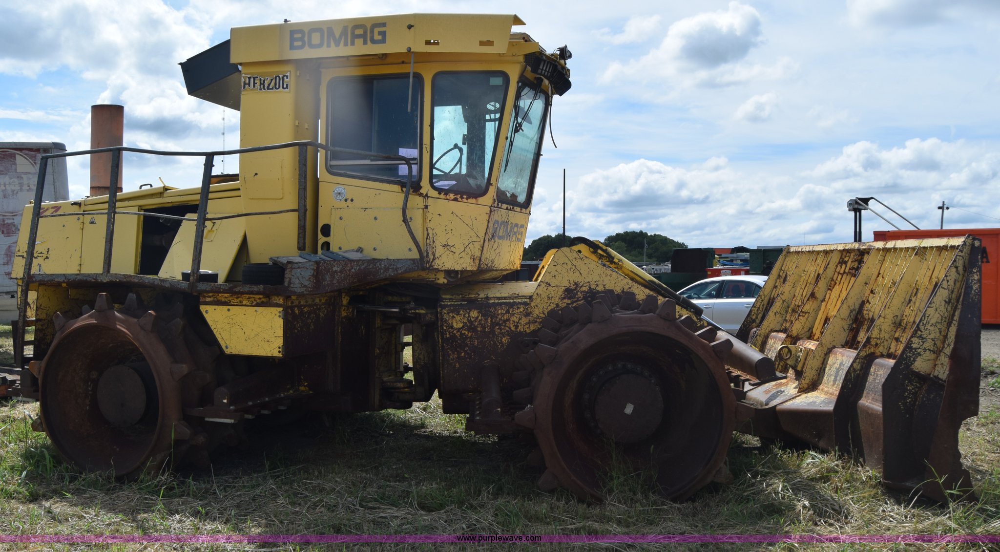 Bomag landfill compactor in Wichita, KS Item CA9888 sold Purple Wave