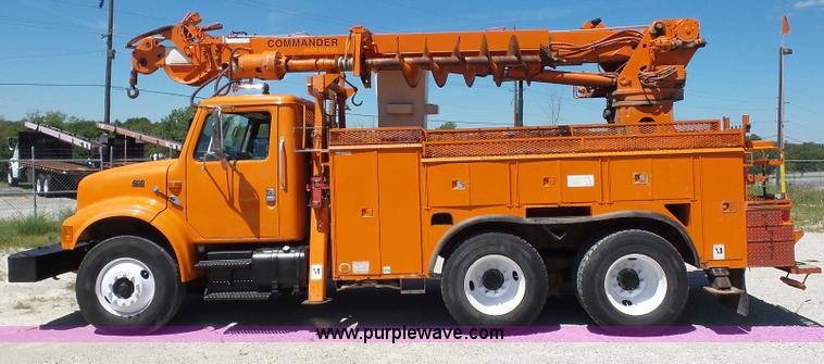 image for item BK9638 1997 International 4900 digger derrick truck