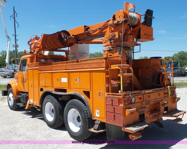 image for item BK9638 1997 International 4900 digger derrick truck