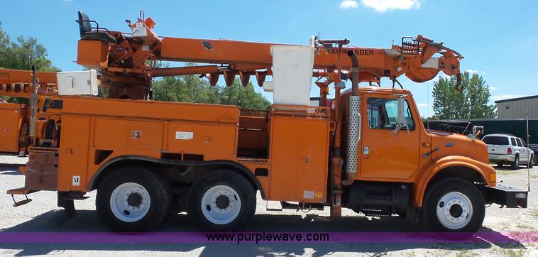 image for item BK9638 1997 International 4900 digger derrick truck