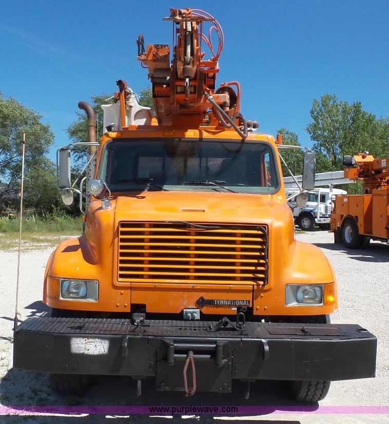 image for item BK9638 1997 International 4900 digger derrick truck