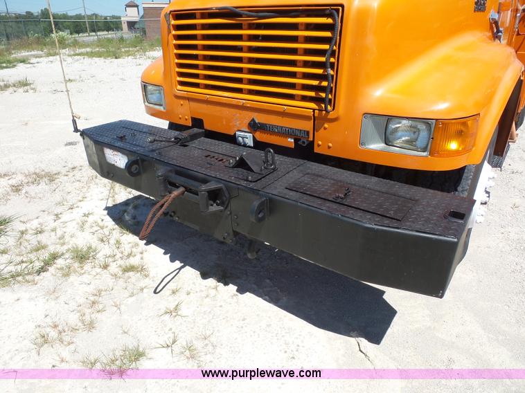 image for item BK9638 1997 International 4900 digger derrick truck