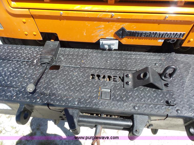 image for item BK9638 1997 International 4900 digger derrick truck