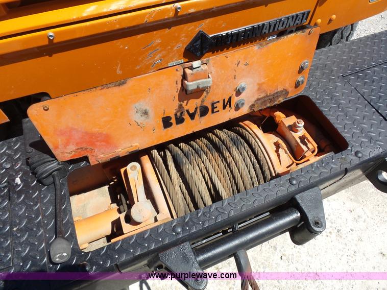 image for item BK9638 1997 International 4900 digger derrick truck