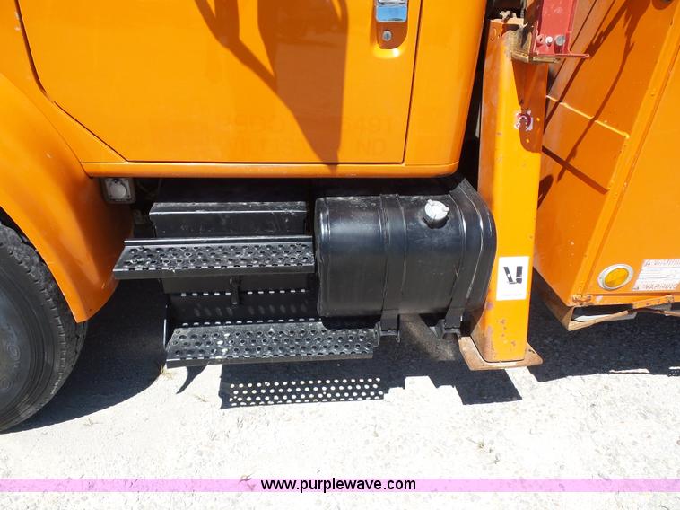 image for item BK9638 1997 International 4900 digger derrick truck