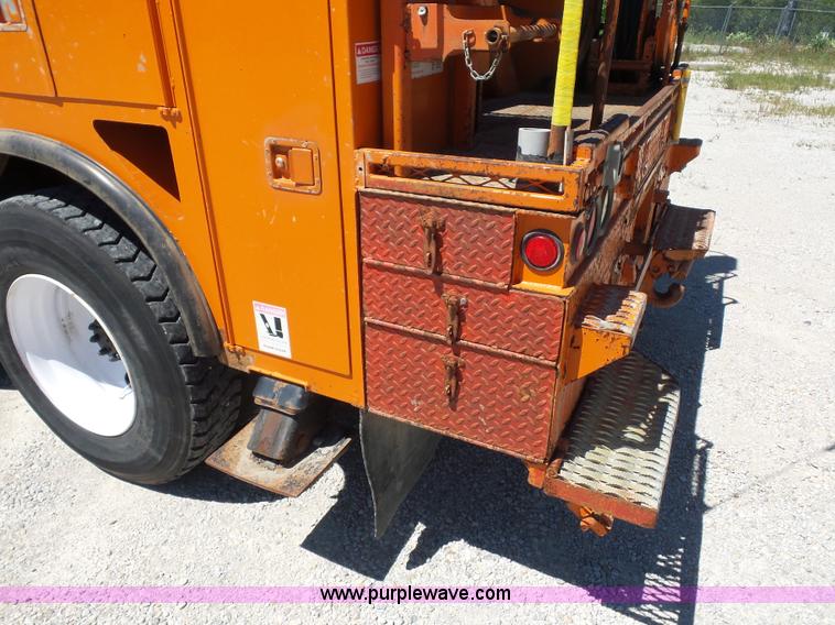 image for item BK9638 1997 International 4900 digger derrick truck