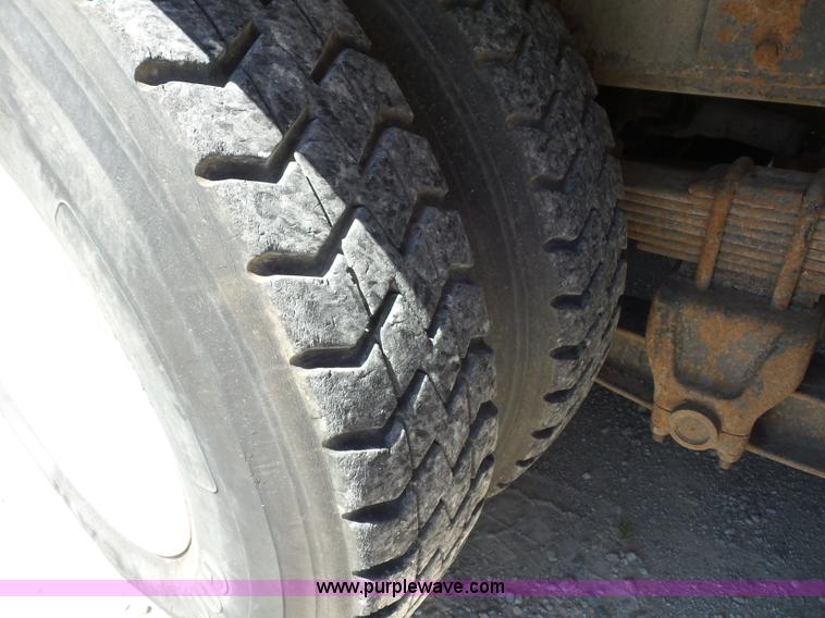 image for item BK9638 1997 International 4900 digger derrick truck