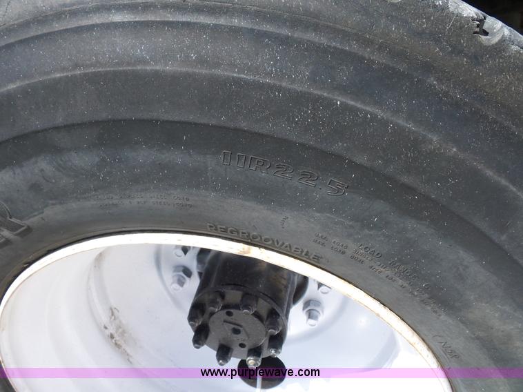 image for item BK9638 1997 International 4900 digger derrick truck