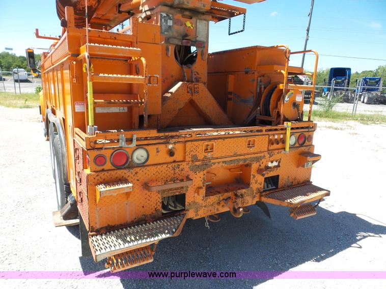 image for item BK9638 1997 International 4900 digger derrick truck