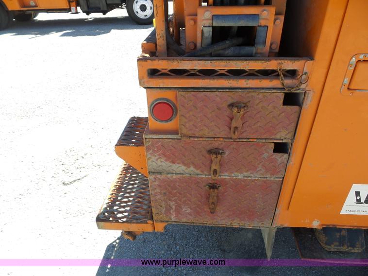 image for item BK9638 1997 International 4900 digger derrick truck