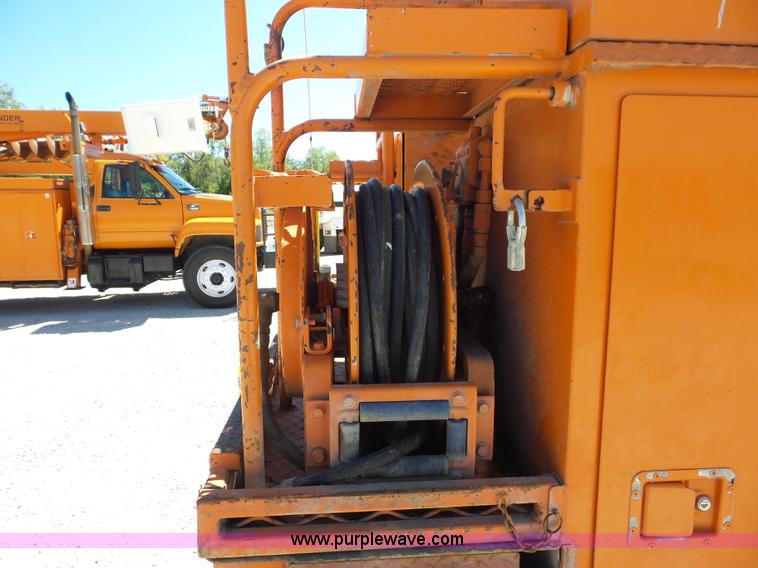 image for item BK9638 1997 International 4900 digger derrick truck