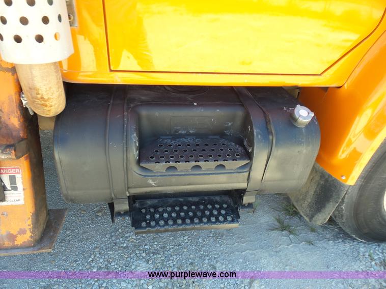 image for item BK9638 1997 International 4900 digger derrick truck