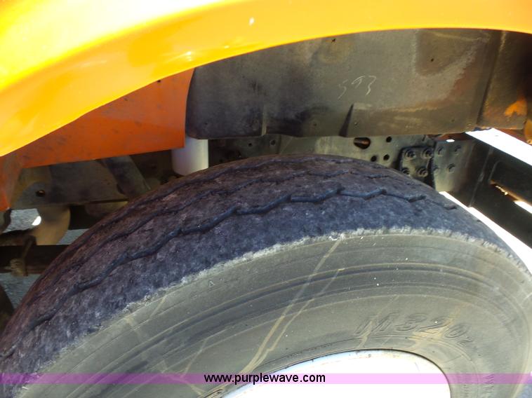 image for item BK9638 1997 International 4900 digger derrick truck