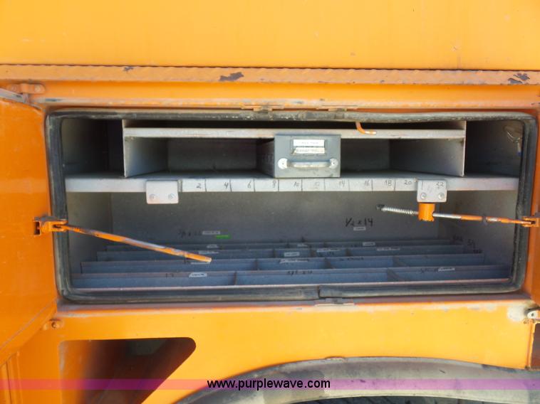 image for item BK9638 1997 International 4900 digger derrick truck