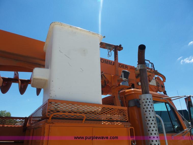 image for item BK9638 1997 International 4900 digger derrick truck