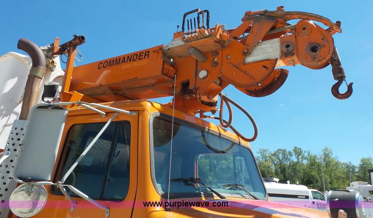 image for item BK9638 1997 International 4900 digger derrick truck