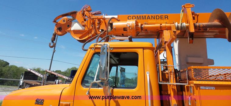 image for item BK9638 1997 International 4900 digger derrick truck