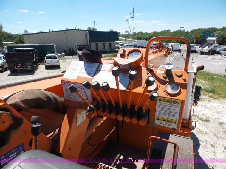 image for item BK9638 1997 International 4900 digger derrick truck