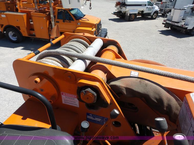 image for item BK9638 1997 International 4900 digger derrick truck